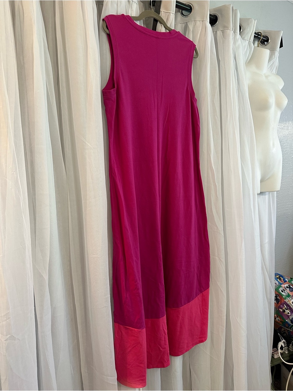 Time and True Sleeveless Colorblock A-Line Dress in Fuchsia/Pink High/Low - Picture 4 of 9